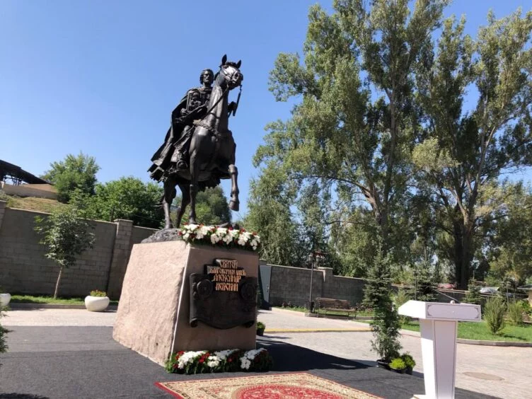 Алматыда орыс князі Александр Невскийге ескерткіш қойылды - изображение 1