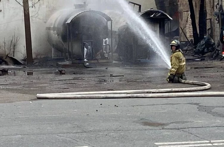 Павлодар облысындағы өрт: Цистернаның жанынан ер адамның денесі табылды - изображение 1