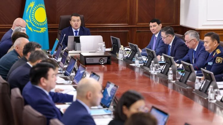 Изображение 1 для Смаилов об аварии на МАЭК: Дефицита ГСМ не будет