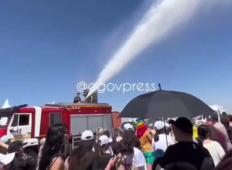 СМИ: Аким Алматинской области вместо встречи с пострадавшими от селя находился на фестивале воздушных шаров - изображение 1