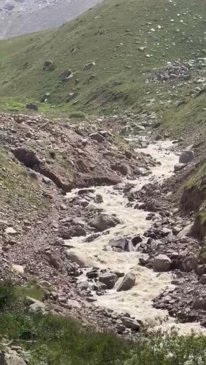 Последствия селевых выбросов устраняют в горах Алматы - изображение 1