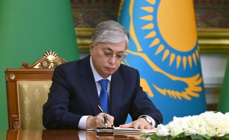 Изображение 1 для Токаев подписал закон о возврате государству незаконно приобретенных активов