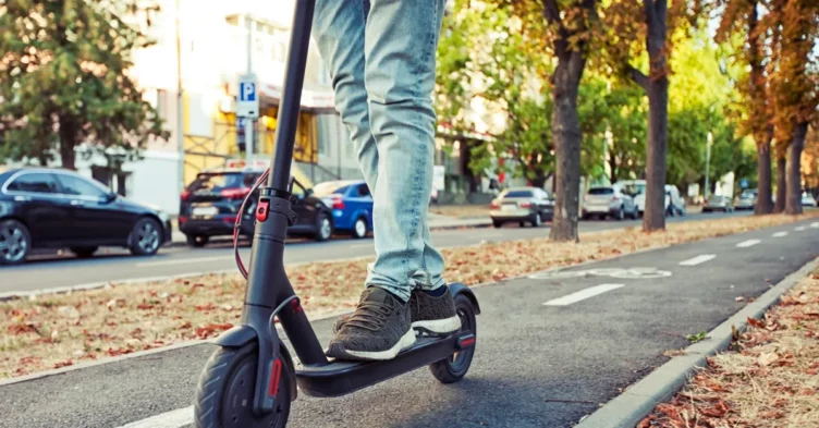 МВД готовит новый пакет ограничений для водителей электросамокатов - изображение 1