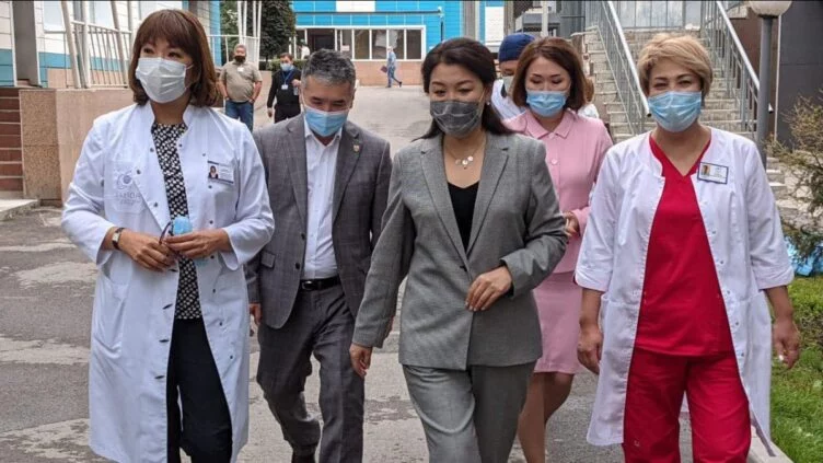 Денсаулық сақтау министрі шұғыл түрде Қарағанды облысына аттанды - изображение 1