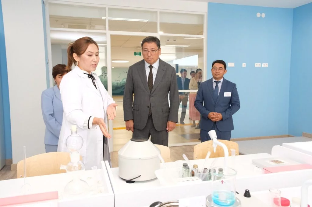 Изображение 2 для В Алматы по поручению Президента открыли новый Центр инновационного творчества