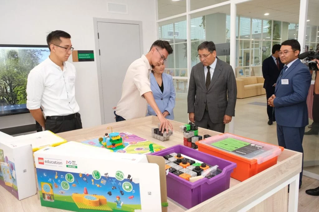 Изображение 3 для В Алматы по поручению Президента открыли новый Центр инновационного творчества