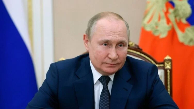 Ресейдегі барлық шенеуніктер отандық автомобильмен жүруі керек – Путин - изображение 1