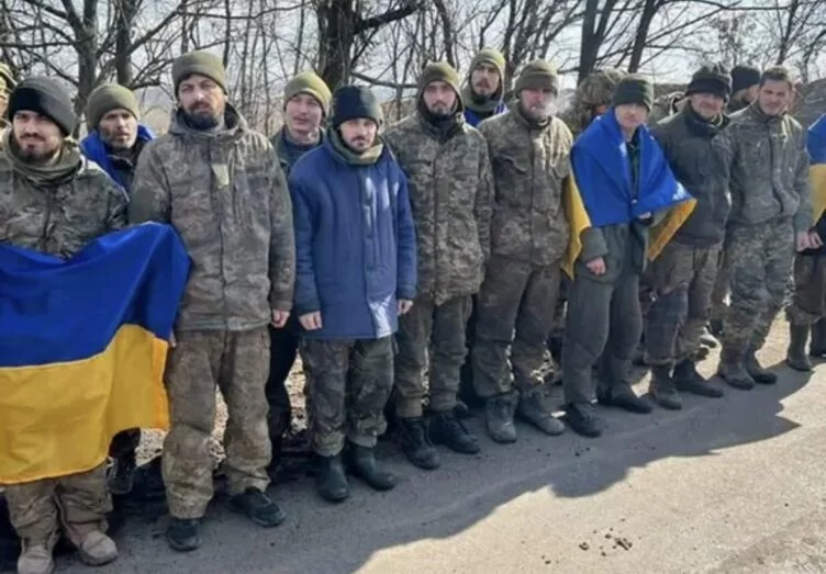 Доклад: Российские оккупанты пытают пленных украинцев - изображение 1