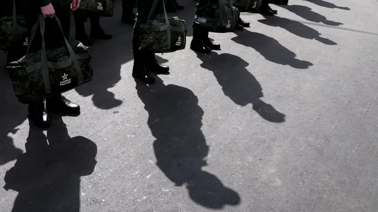 Reuters: жителей Казахстана вербуют в ВС России через интернет - изображение 1