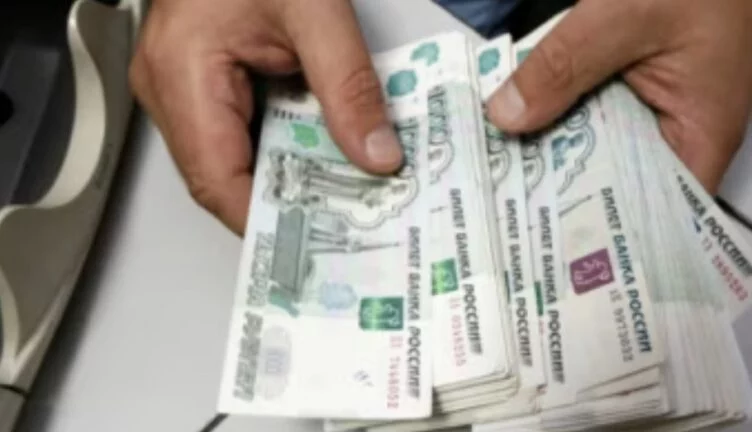 Российский рубль обвалился до рекордного минимума с начала войны в Украине - изображение 1