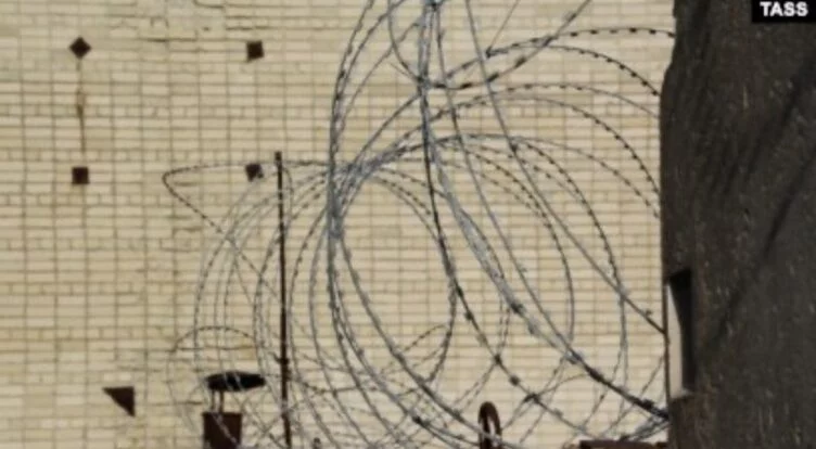 В России сотрудники тюрьмы насильно бреют заключенных-мусульман, оскорбляют их и не дают молиться - изображение 1