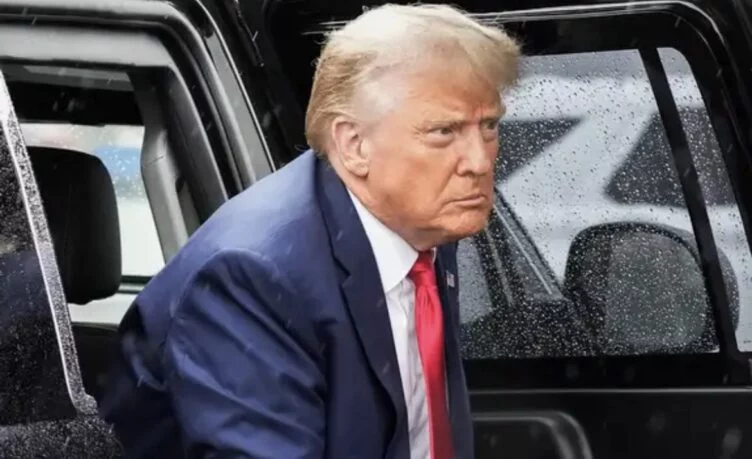Дональд Трамп добровольно явится в тюрьму - изображение 1