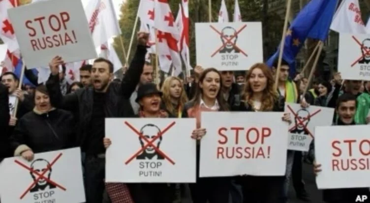 Грузинская оппозиция требует введения ограничений для россиян - изображение 1