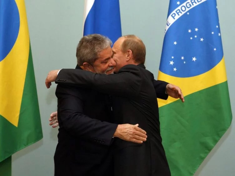 Изображение 1 для Президент Бразилии отозвал гарантии Путину о том, что его не арестуют в случае посещения саммита G20 в 2024 году