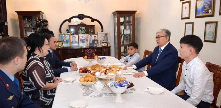 Токаев поздравил казахстанцев с Днем семьи - изображение 1