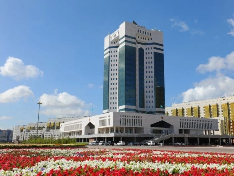 Заседание правительства перенесено на день - изображение 1