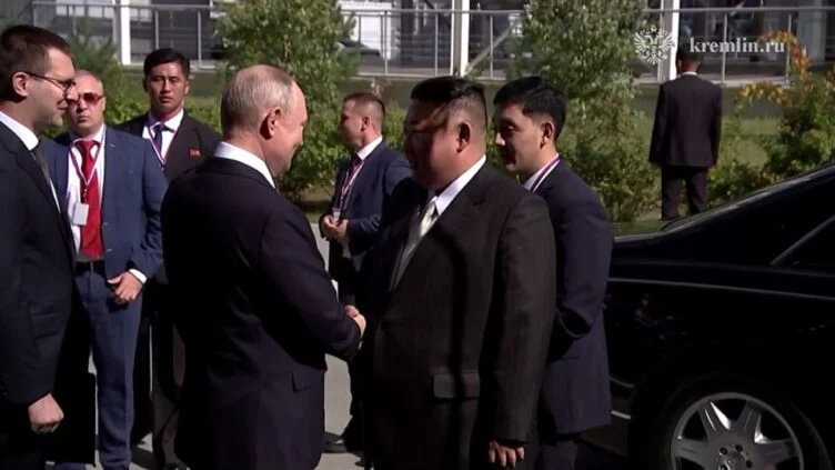 Ким Чен Ын прибыл в Россию и встретился с Путиным - изображение 1