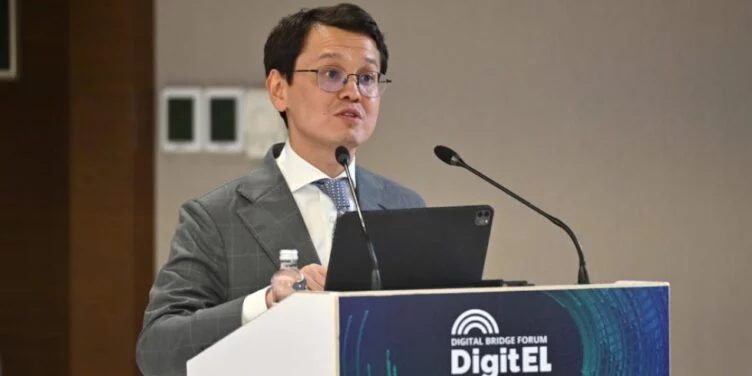 Изображение 1 для Мусин рассказал во сколько Казахстану обойдется установка в сельских школах интернета от SpaceX