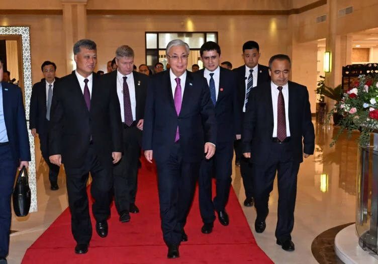 Kazakh leader’s visit to Xinjiang region raises questions - изображение 1