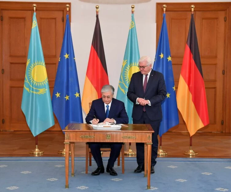 Казахстан продолжает получать поздравления с Днем республики от президентов других стран - изображение 1