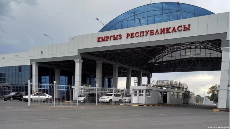 Скопление авто зафиксировано на границе Казахстана - изображение 1