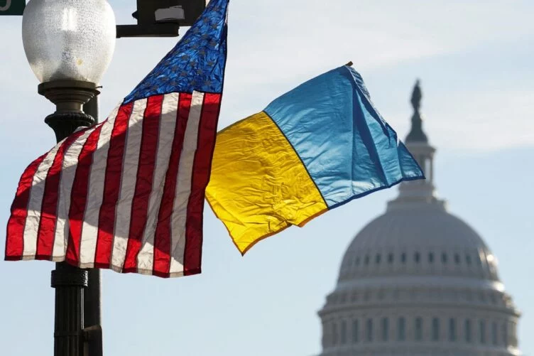 Сенаторы США хотят добиться годовой помощи Киеву в 50-100 млрд долларов - изображение 1