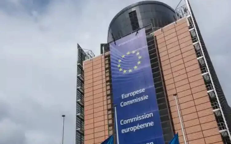 Главу представительства России в ЕС подозревают в шпионаже - изображение 1