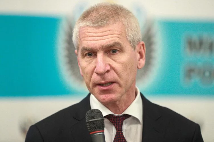 Изображение 1 для В России намерены запретить спортсменам выезжать из страны