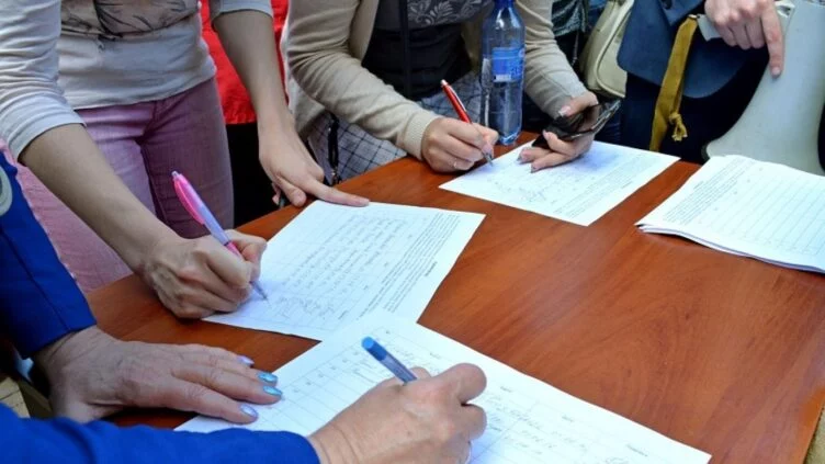 Изображение 1 для Токаев подписал закон, легализующий работу петиций