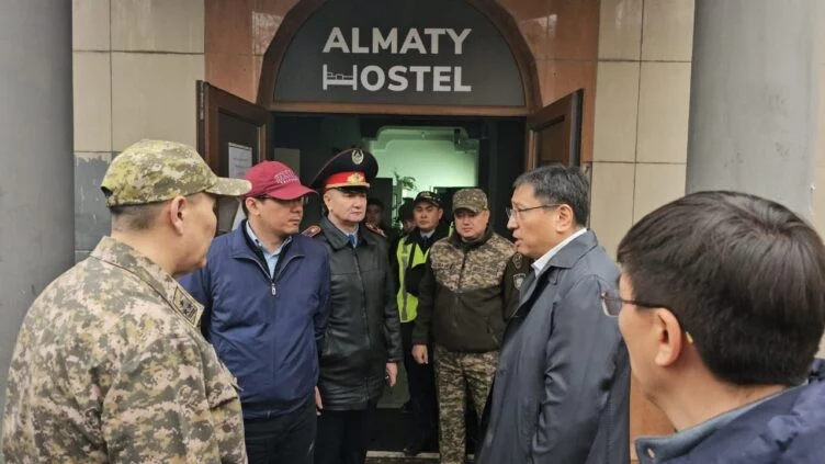 Алматыда жатақханадан өрт шығып, 13 адам қаза тапты - изображение 1