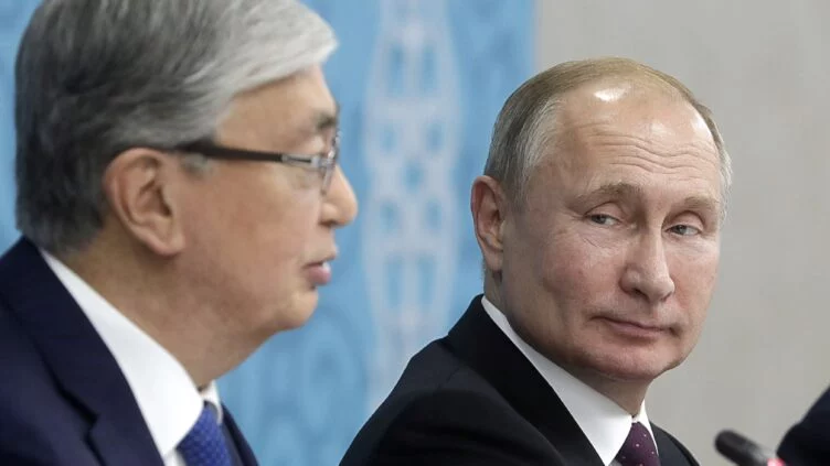 Токаев дал интервью российской газете «Известия», а Путин – «Казахстанской правде» - изображение 1