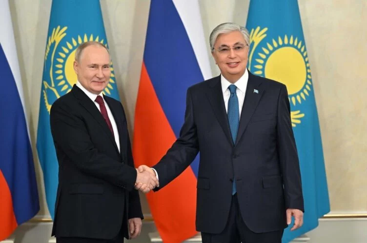 Тоқаев Путинге: Сіздің сапарыңыздың саяси және тарихи мәні зор - изображение 1