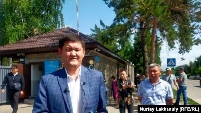 Следственный суд продлил на месяц содержание под стражей журналиста Думана Мухаммедкарима - изображение 1