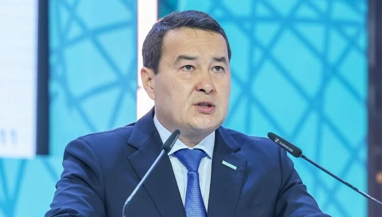 Смаилов опроверг информацию о планах передачи земель сельхозназначения иностранцам - изображение 1