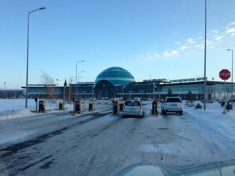 Аэропорт Астаны закрыли из-за сложных метеоусловий - изображение 1