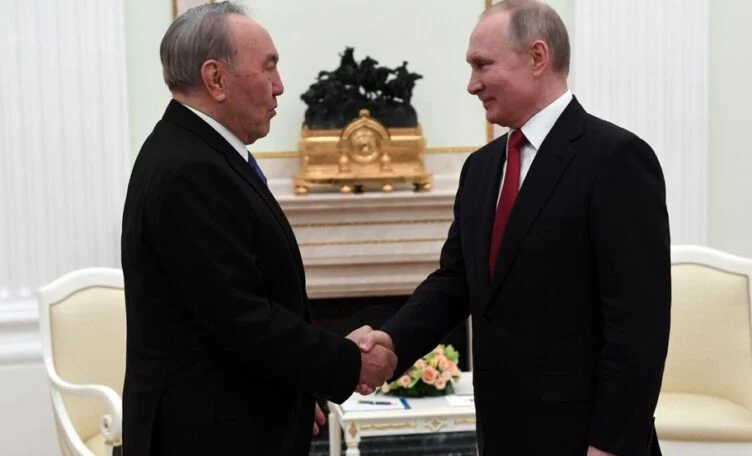 Изображение 1 для Путин и Назарбаев провели частную встречу