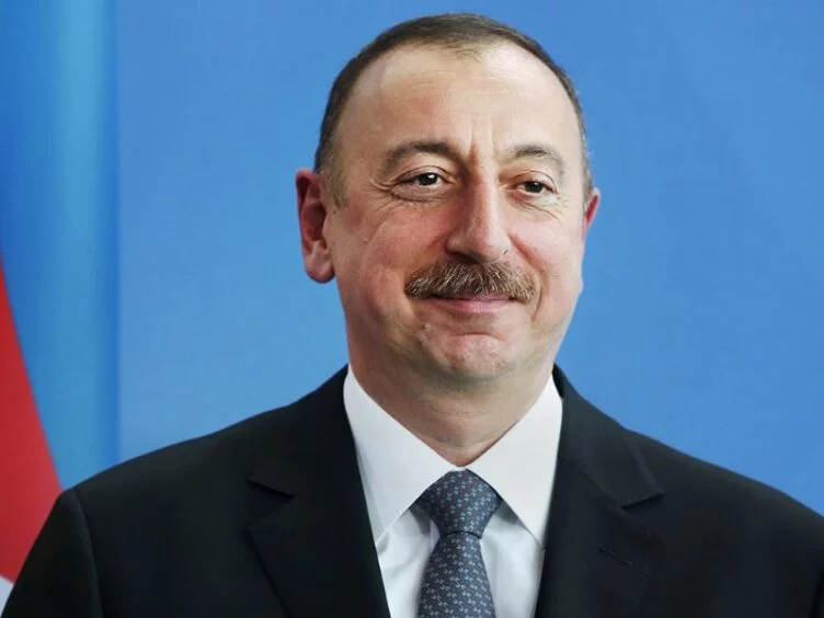 Действующего президента Азербайджана Ильхама Алиева выдвинули кандидатом для участия в назначенных им досрочных выборах - изображение 1