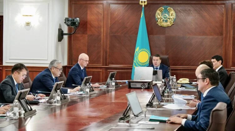 Изображение 1 для Смаилов потребовал от «КТЖ» и «КазМунайГаз» обеспечивать своевременные поставки топлива на ТЭЦ и котельные
