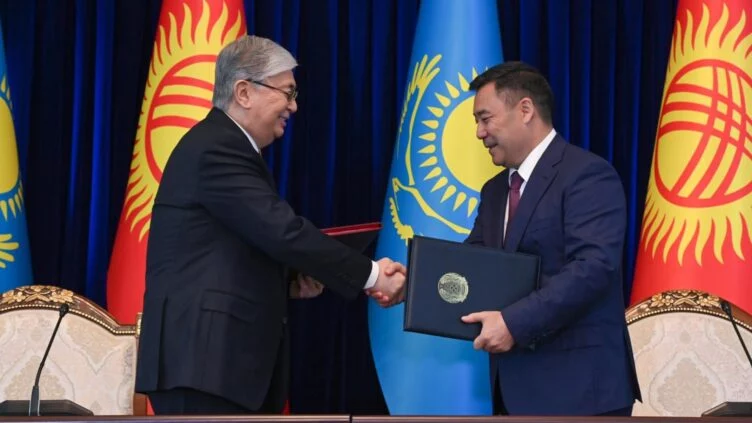 Токаев поздравил Жапарова с 20-летием подписания Договора о союзнических отношениях между Казахстаном и Кыргызстаном - изображение 1