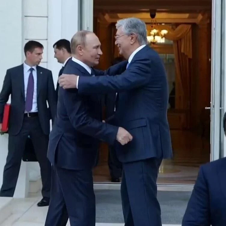 Токаев о Путине: Это лидер, который формирует глобальную повестку дня, без России не решаются мировые проблемы - изображение 1