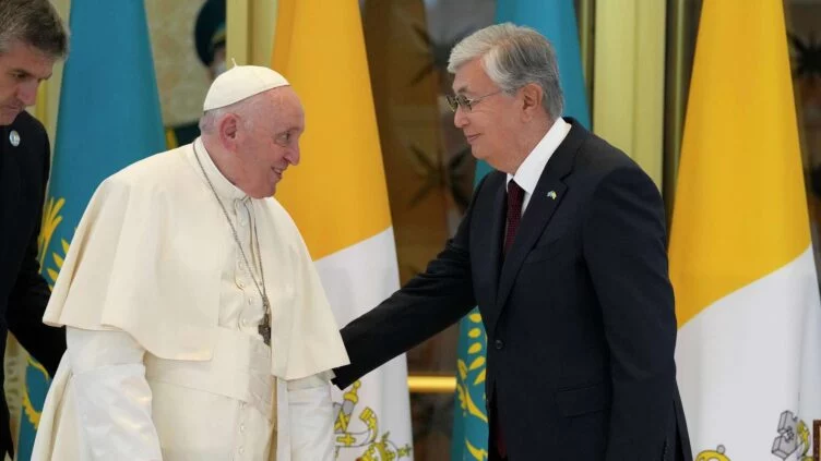 Токаев посетит на этой неделе Италию и Ватикан - изображение 1