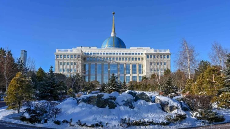 Астана соты Ақорданың алдында наразылық білдірген азаматтарға айыппұл салды - изображение 1