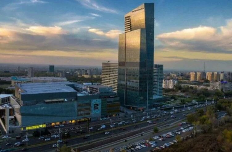 Изображение 1 для Торговый центр Esentai Mall выставили на продажу за 22 млрд тенге