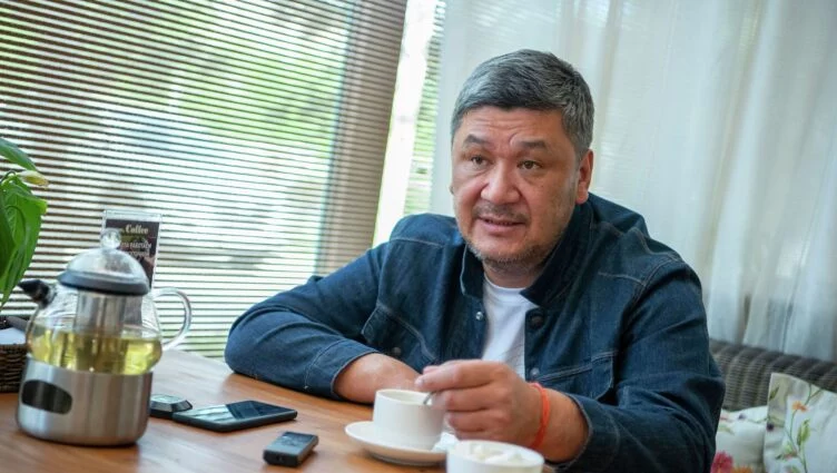 В России наблюдается виток казахофобии с фашистским окрасом — публицист - изображение 1