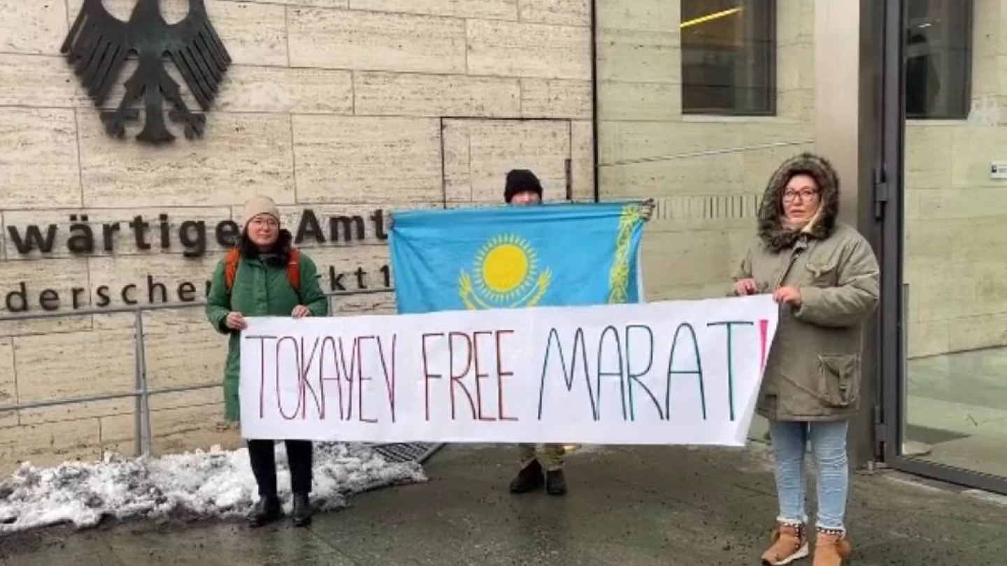 В Германии прошла акция в поддержку осужденного марафонца Марата Жыланбаева - изображение 1