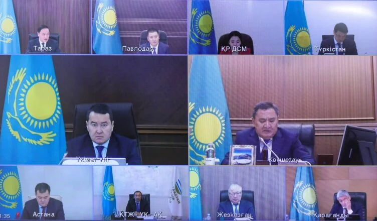 Смаилов поручил усилить координацию для снижения рисков задержек авиарейсов и круглосуточной очистки автодорог - изображение 1