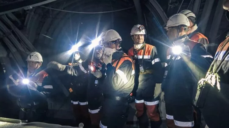 Подозреваемыми по делу о взрыве на шахте имени Костенко проходят 9 человек - изображение 1