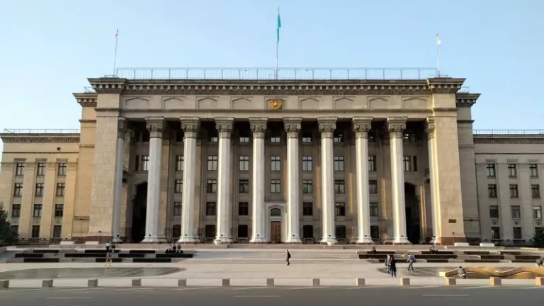 Прокуратура подала в суд на «КазМунайГаз» и Фонд Нурсултана Назарбаева из-за договора купли-продажи КБТУ - изображение 1