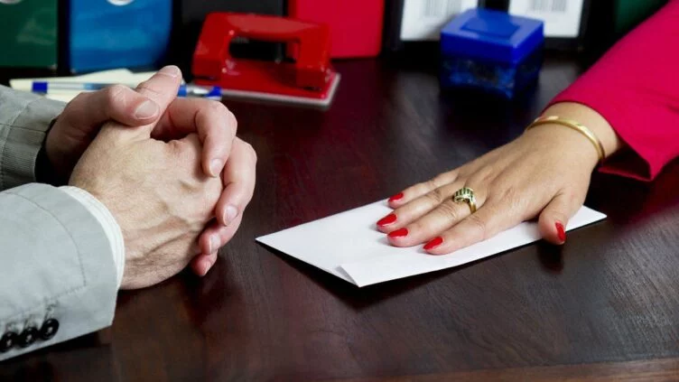 Алматы облысында білім бөлімінің басшысы жемқорлық жасады деген күдікке ілінді - изображение 1