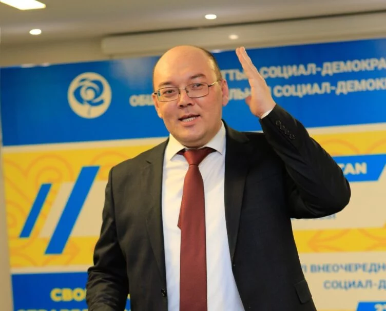 Глава ОСДП о решении фракции воздержаться от голосования за Бектенова: Есть определенные сомнения по новому кандидату - изображение 1